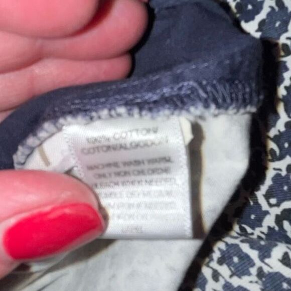 LOFT navy floral shorts 8 - Picture 4 of 4